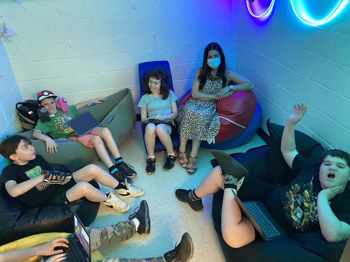 Just hanging out with this amazing group of students in their self created, Rainbow Room. <a href="/msmasood25/">Ozma Masood</a> <a href="/GreenbriarMS678/">GreenbriarMS</a>