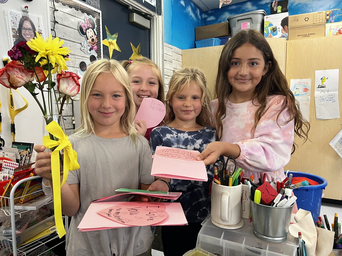 solovedisney's tweet photo. Thank you @MissJLenart and class for showing us so much love @CrestCoyotes ! Your #WOW Florists showed their careful and beautiful skills in designing our bouquets and their letters were so sweet! Also a letter from one of @JessicaM1172021 students #WhyIDo https://t.co/yC3iIGxSiG