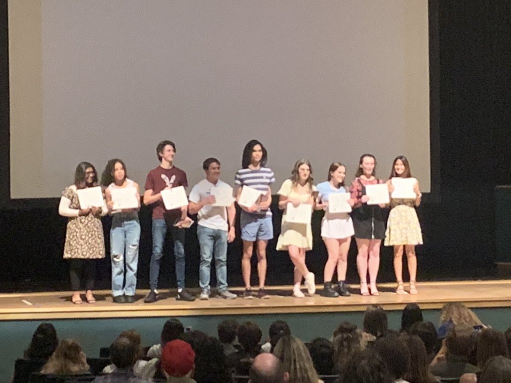 tfullervcs's tweet photo. Love the @IB_Bulldogs family and their love for one another 💚💛 Such a fun &amp; superlative night. Great #IBshowcase #WeAreDeLand https://t.co/B4cRHtVlsi