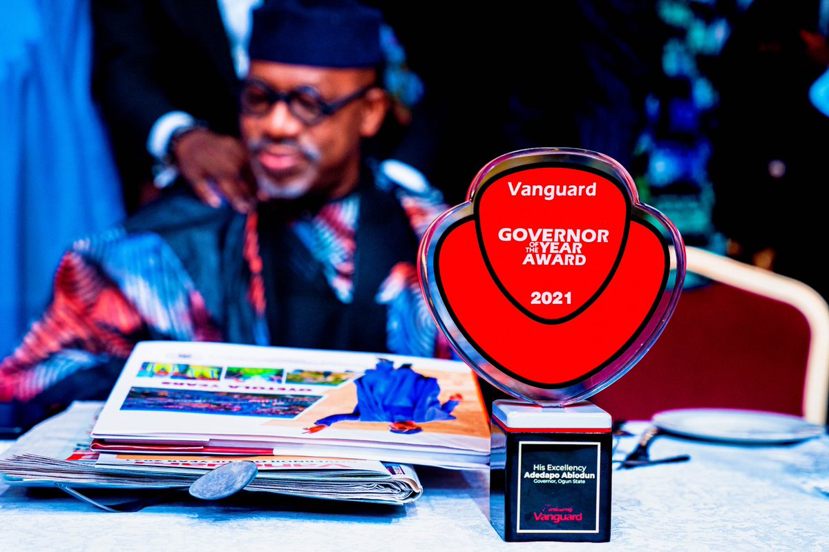 DapoAbiodunCON's tweet photo. This award is dedicated to the good people of Ogun State and my team members who have been working relentlessly for us to achieve feats such as this.

#BuildingOurFutureTogether #ISEYA #OgunState #DapoAbiodun #VanguardPersonalityAward https://t.co/Po9o4TpggX