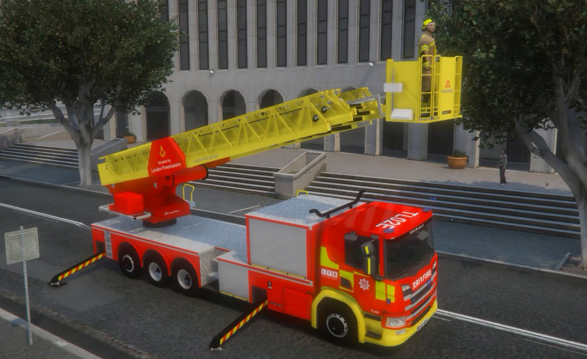 H_Ash_AM's tweet photo. New model, working with @LondonStudios5M's SmartLadder script! 
@LondonFire's new 64m turntable ladder! https://t.co/svKenM5p8a