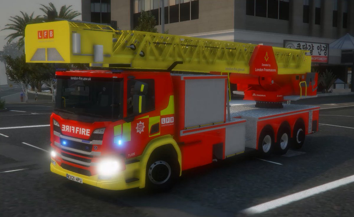 H_Ash_AM's tweet photo. New model, working with @LondonStudios5M's SmartLadder script! 
@LondonFire's new 64m turntable ladder! https://t.co/svKenM5p8a
