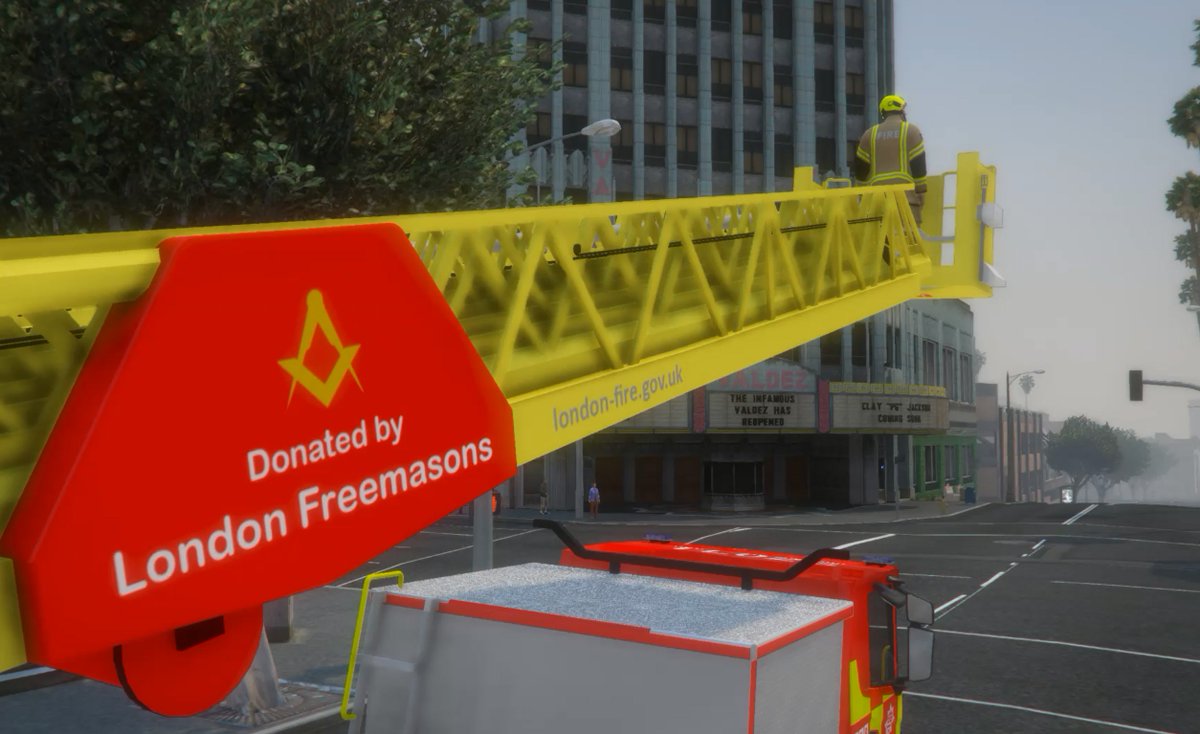 H_Ash_AM's tweet photo. New model, working with @LondonStudios5M's SmartLadder script! 
@LondonFire's new 64m turntable ladder! https://t.co/svKenM5p8a