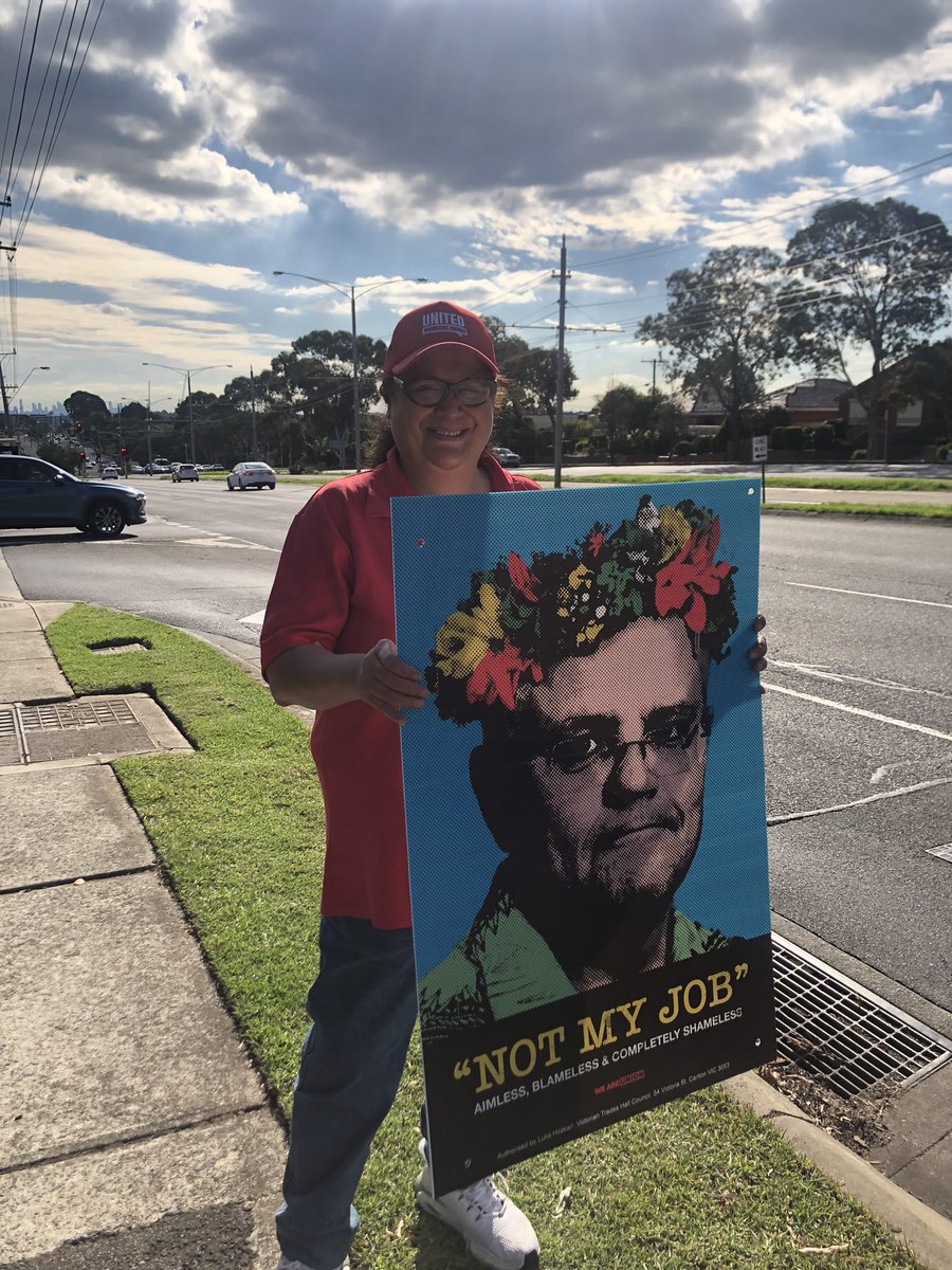 UnitedWorkersOz's tweet photo. UWU members, Cooper, Jenni &amp; Maria are on the ground in #Chrisholm to get strong unionist &amp; ALP candidate, Carina Garland elected. Grab your #democracysausage &amp; a how to vote card, &amp; give 'em a wave if you see them! #AusVotes22 https://t.co/2l0gxjPQvr