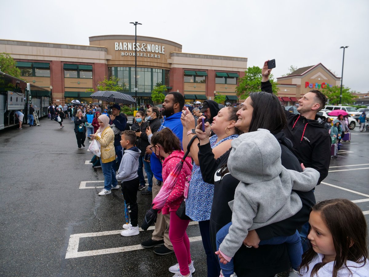 CliftonSchools's tweet photo. Clifton Public Schools gave their safety patrols a cheerful sendoff to Washington, DC on Thursday, May 19, 2022.

(View the gallery at https://t.co/8hgErQVrBs)

@CliftonSupt 
#OneClifton https://t.co/9WgxADqUyj