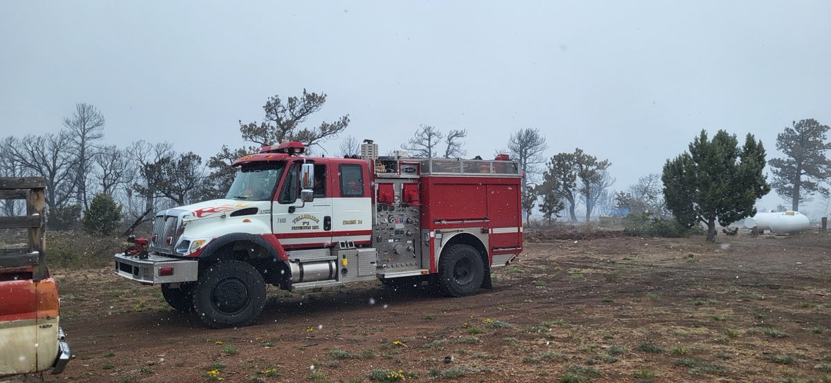 TellurideFPD's tweet photo. Telluride Fire Protection District has four fire fighters and an engine assisting with fire suppression efforts on the #SimsMesaFire in Ouray County. Be safe and thank you for your service! https://t.co/ep2ZKBdDml
