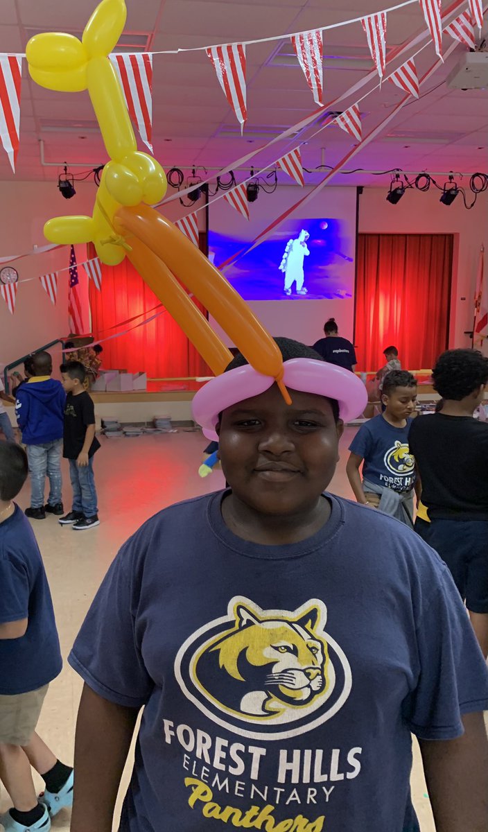 _MsMcCarter's tweet photo. 🎪 Welcome to the @HCPSForestHills Carnival! 🎪My last event at the Hills was a HUGE hit, but I couldn’t have done it without @FHPanthersPE and all of the other amazing staff (and students!) who helped, from balloon animals to behavior support! Thank you!! https://t.co/Z3iHK7vjwQ