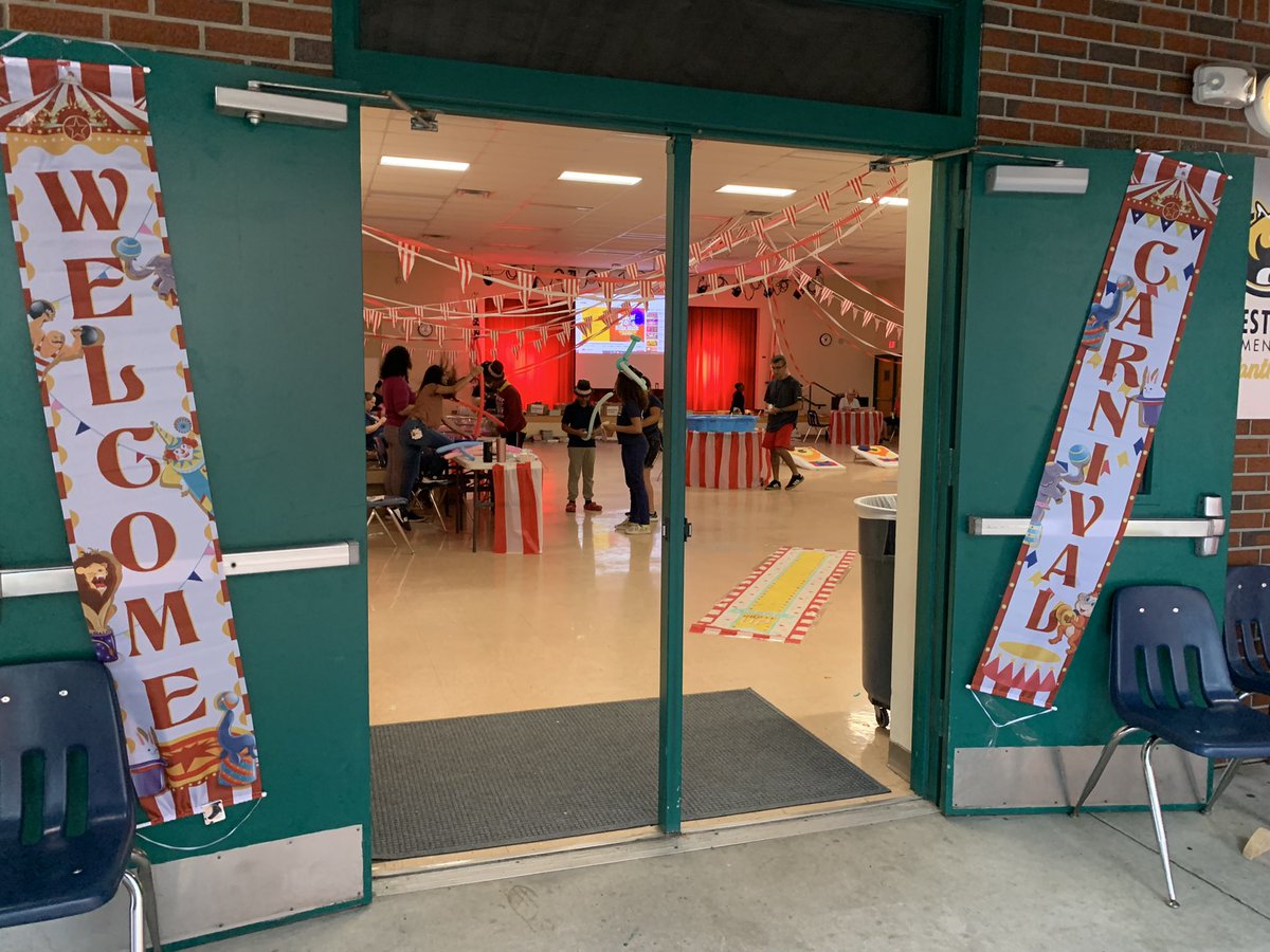 _MsMcCarter's tweet photo. 🎪 Welcome to the @HCPSForestHills Carnival! 🎪My last event at the Hills was a HUGE hit, but I couldn’t have done it without @FHPanthersPE and all of the other amazing staff (and students!) who helped, from balloon animals to behavior support! Thank you!! https://t.co/Z3iHK7vjwQ