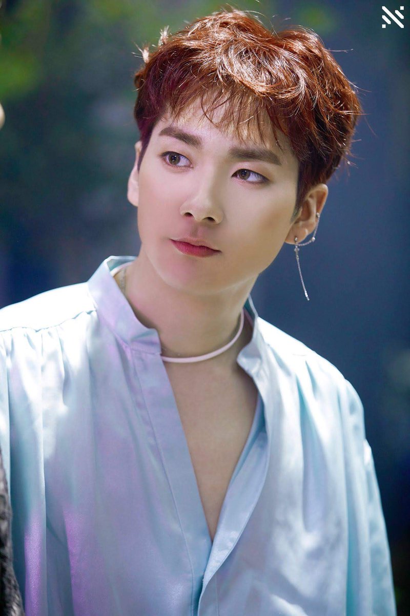 nuestrofiles's tweet photo. HAPPY ARON DAY https://t.co/RYQDWIrZgr