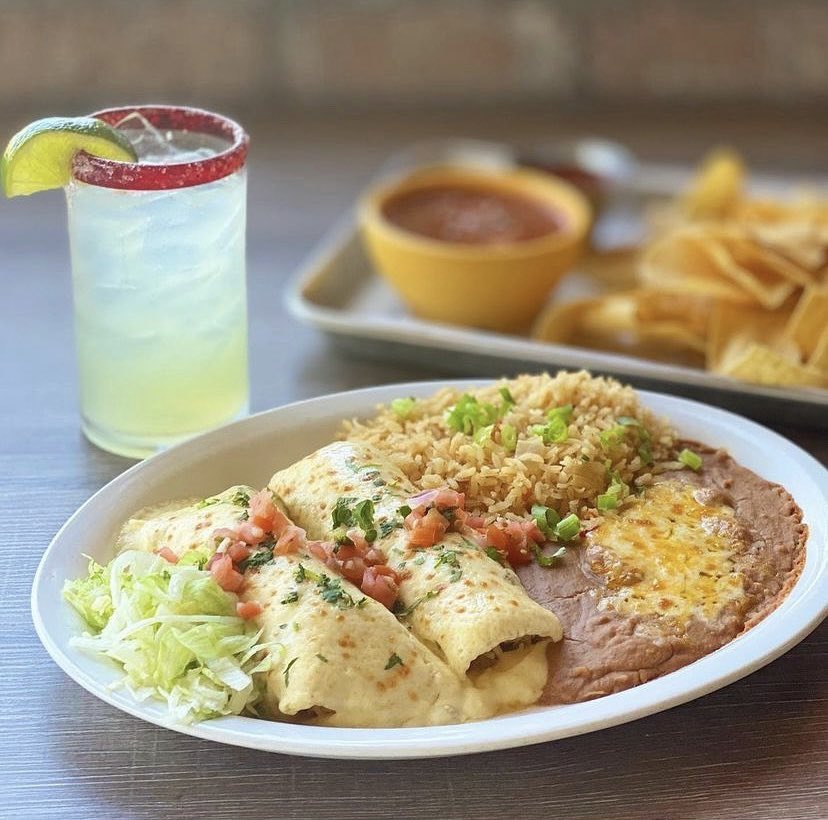 AjoAls1's tweet photo. Arizona Restaurant Week starts today! $55 a couple includes 2 margaritas, an appetizer, 2 entrees, and dessert! #arizonarestaurantweek #azrestaurantweek #arizonarestaurantweek2022 https://t.co/FaJxkQTvMi