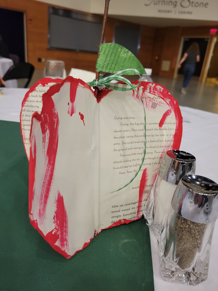 NW_Librarian's tweet photo. The #NYLASSL22 centerpieces are a) on theme and b) adorable 

#rebootrefreshreimagine https://t.co/3CBASfrsw7