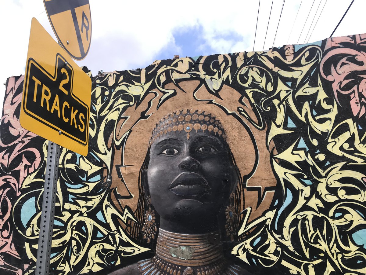 GenaroMolina47's tweet photo. Took a quick frame of mural of Queen Califia on the way to an assignment. Passed by an hour later and she, unfortunately, lost her head. This town is constantly changing. #LA - city in transition indeed. #losangeles #creshaw #mural #latimes #latimesphotos #photography https://t.co/Axsk1r0kBi