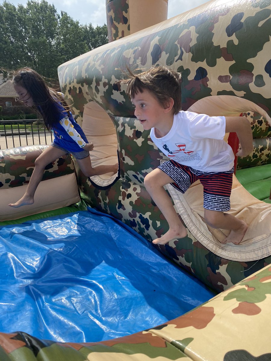parsonskinder's tweet photo. Kinder loved the obstacle courses today at Field Day 2022🤗 What a fun day!! @DCEtrailblazers https://t.co/RgGYwcr6VR
