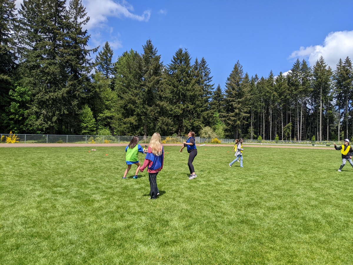 TMSHyLo's tweet photo. A little Ultimate Frisbee on this Fun Sock Friday!  TMS Move for Life celebrating the end of a long week! @TMSFirewolves @TumwaterSDNews @TMSBigMac https://t.co/9kqXwcDiWk