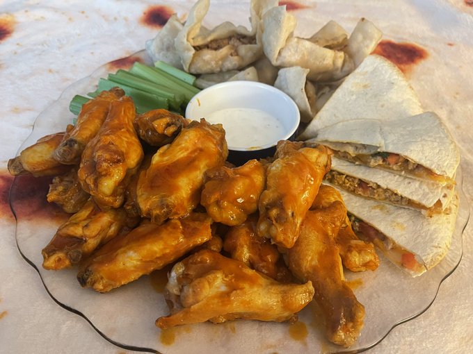 I made a appetizer platter for our dinner. 😋😋 https://t.co/UGnqqH6GtB