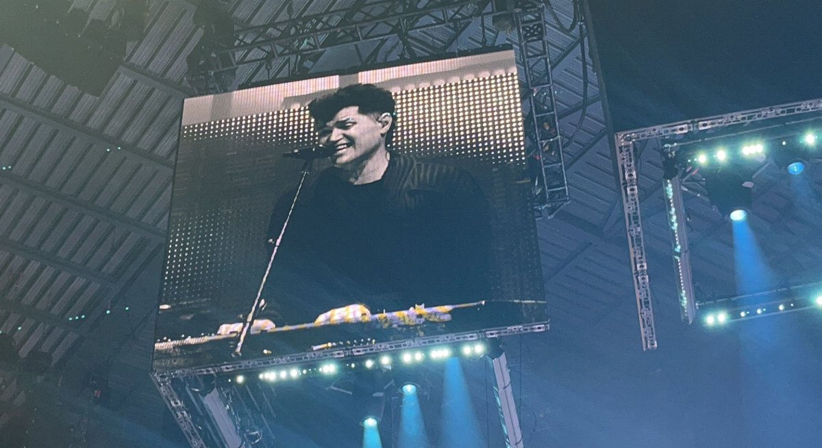 DannielleLS's tweet photo. Honestly waited for this night all my life. One to tick off of my bucket list, what a dream come true for sure! Enjoyed every minute of it😭😍💖 @thescript https://t.co/mFGQIEAFDU