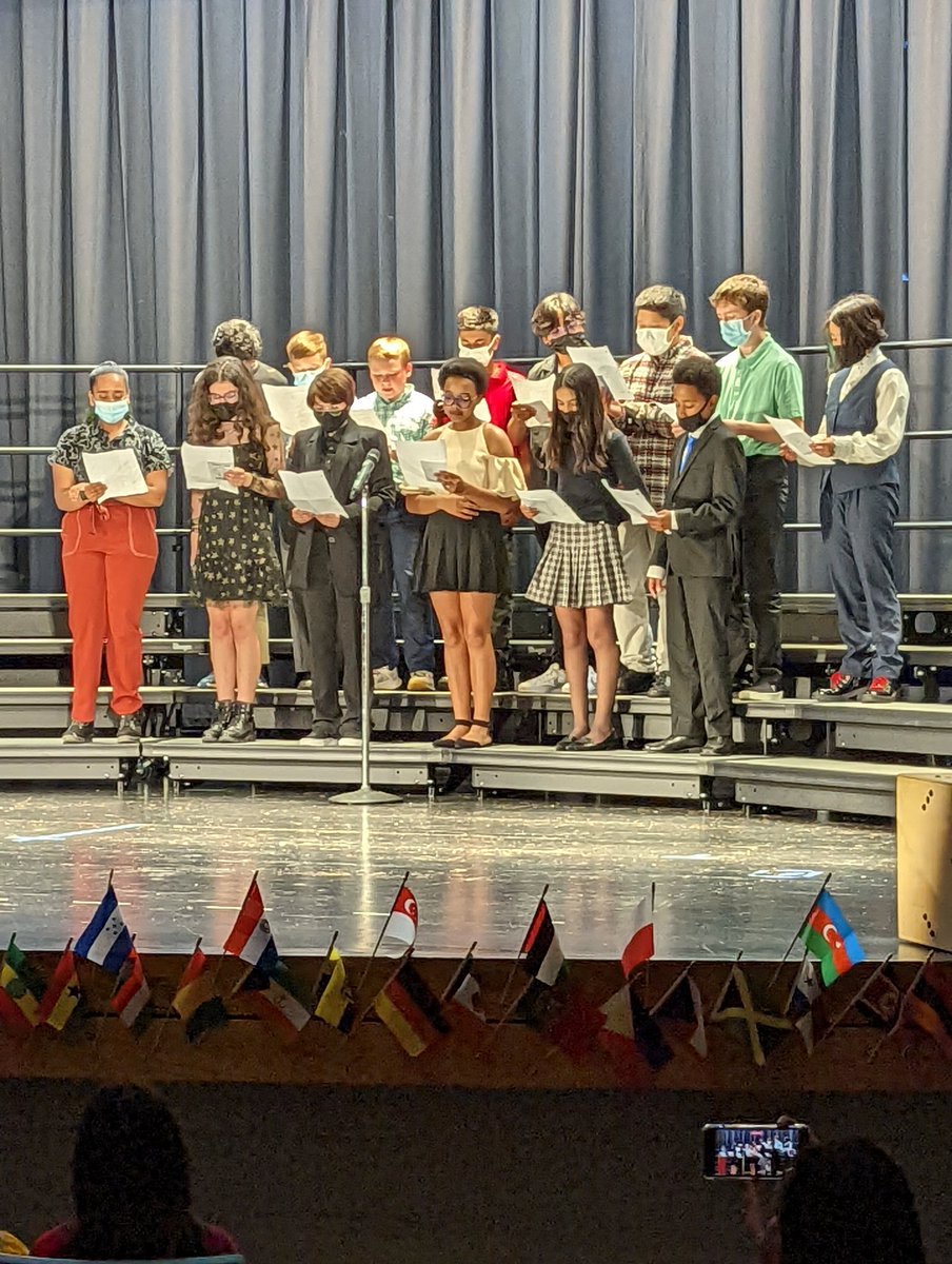 Ms_Mathurin's tweet photo. Enjoying an exciting Multicultural Night @LCPS_Mercer ! https://t.co/QbXAA9Y2aa