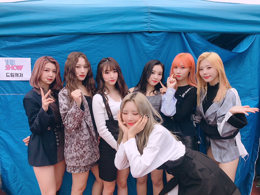 NlGHTMAREOFF's tweet photo. Las pesadillas de la nación se asoman para los festejos de los #𝟵𝗠w𝐓𝐖𝕀𝐓𝐂𝐇𝐄𝟮 porque son nuestras diosas a quienes les rezamos todas las noches, las adoramos uwu felicidades @twitchesvlog
#NAIMER🐈⬛ https://t.co/yFsqhZJyBX