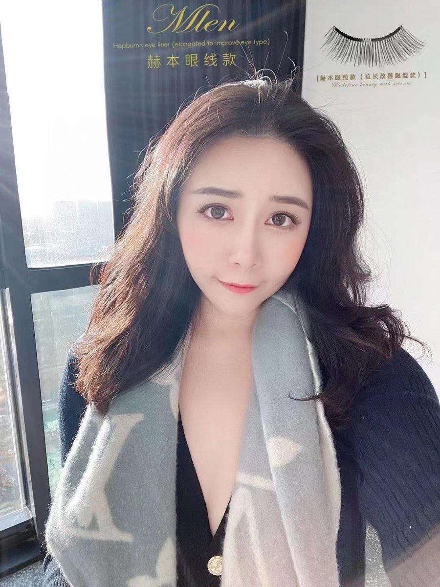 MlenUsa's tweet photo. ❤
EGA -『赫本眼线款』
采用日系极致大飞扬排列
臻选初绒材质极轻柔PBT0.03睫毛
突出自然魅力，魅力浑然天成✨
https://t.co/VZ5MZLlnfJ
#magneticeyelashextentions #eyelashextentions
#lashes #volumelashes #diylashextensions #diylashextensions #lashextensions #lashlovers #lashtools https://t.co/CoivxjM5tW