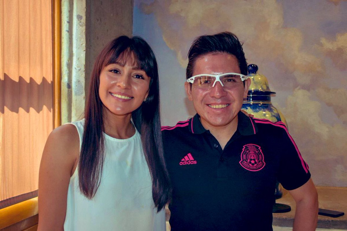 RaulParedesP's tweet photo. Para correr el @MaratonCDMX o @21KCDMX siempre hay propósito o una meta que alcanzar. Hoy te invito a #CorrerConCausa cada km hazlo con generosidad y amor, súmate a esta iniciativa del #Maratón @Telcel y #MedioMaratón @bbva. 😀 https://t.co/RwZlc8Q28L