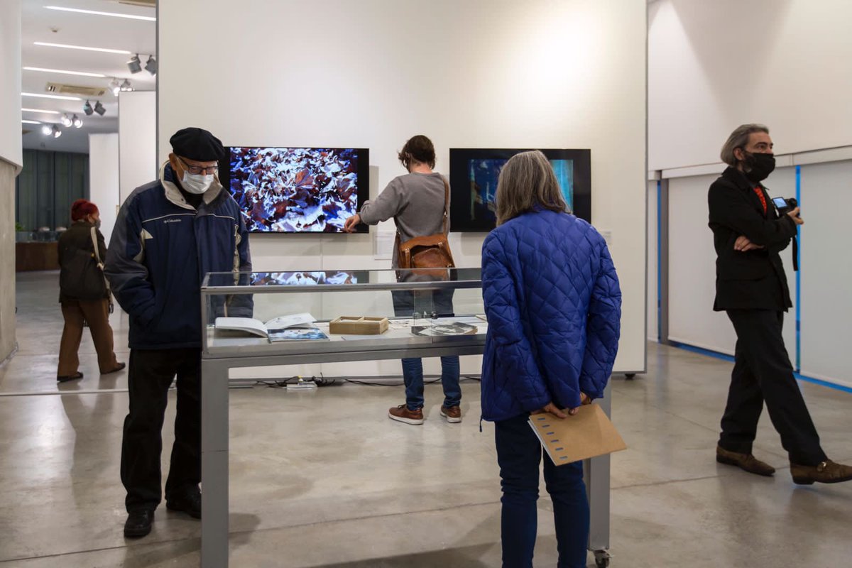 EmbaChileArg's tweet photo. Embajadora @Barbara_figue junto a la Curadora del MNBA, Paula Honorato, inauguró en el #CCMATTA la exposición POESÍA EN EXPANSIÓN. Muestra que abarca más de 40 obras que se exhiben por 1 vez fuera de Chile. Pertenecen a la Colección del @MNBAChile. @Minrel_Chile @culturas_cl https://t.co/vWWnw8uYvl