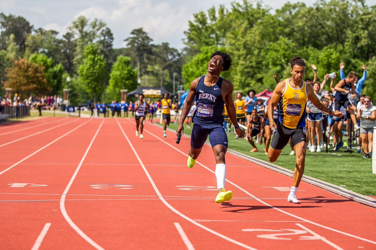 THIS GUY. FR Jahari Jones will end his season ranked 21st in the Nation in the 100m. Missing NCAA’s by one one-hundredth of a second 10.49-10.50. His 10.50 is the fastest time to not qualify in D3 history. <a href="/USTFCCCA/">USTFCCCA</a> <a href="/D3GloryDays/">D3 Glory Days</a>