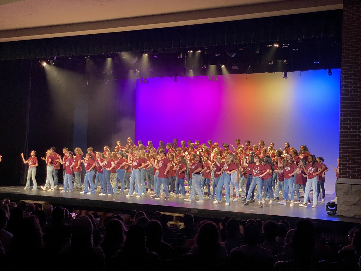Prosper_FA's tweet photo. @MsCrysC @TateKeen @KariRoan @Hferguson28 @JohnMBurdett @ProsperHS @PHSChoirBooster Enjoying some Disney hits with the fantastic PHS Choirs!!! https://t.co/FKLWFv1q61