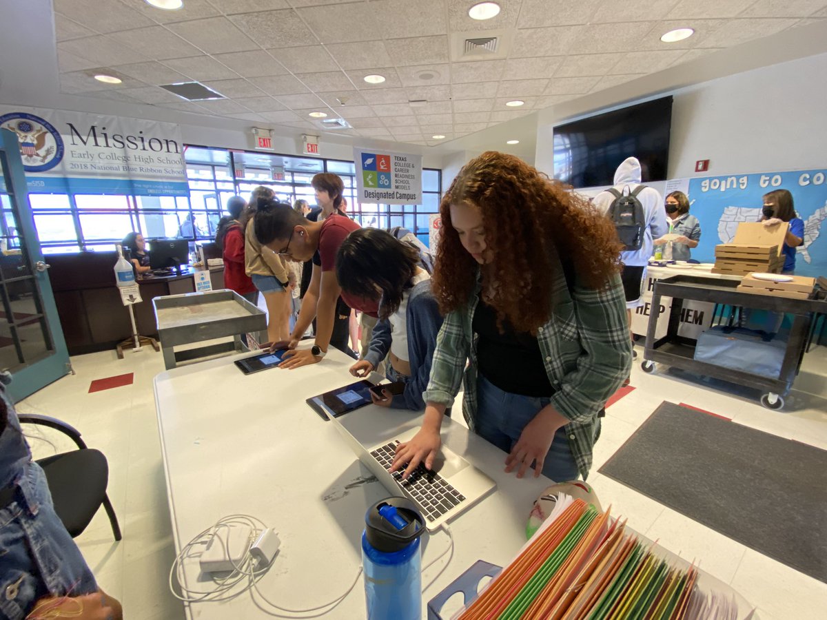 missionechs's tweet photo. Thank you #PhoenixFamily Elections Committee: Adriel, Alexus, Andrea, Mr. Castruita, Ms. Vandervort, Ms. De La Cruz, Mr. Dungan, staying late into the night all this week to ensure smooth elections &amp; building leaders @Castruita_MECHS @evande_MECHS @delacruz_MECHS @Dungan_MECHS https://t.co/ynBBPvFswg