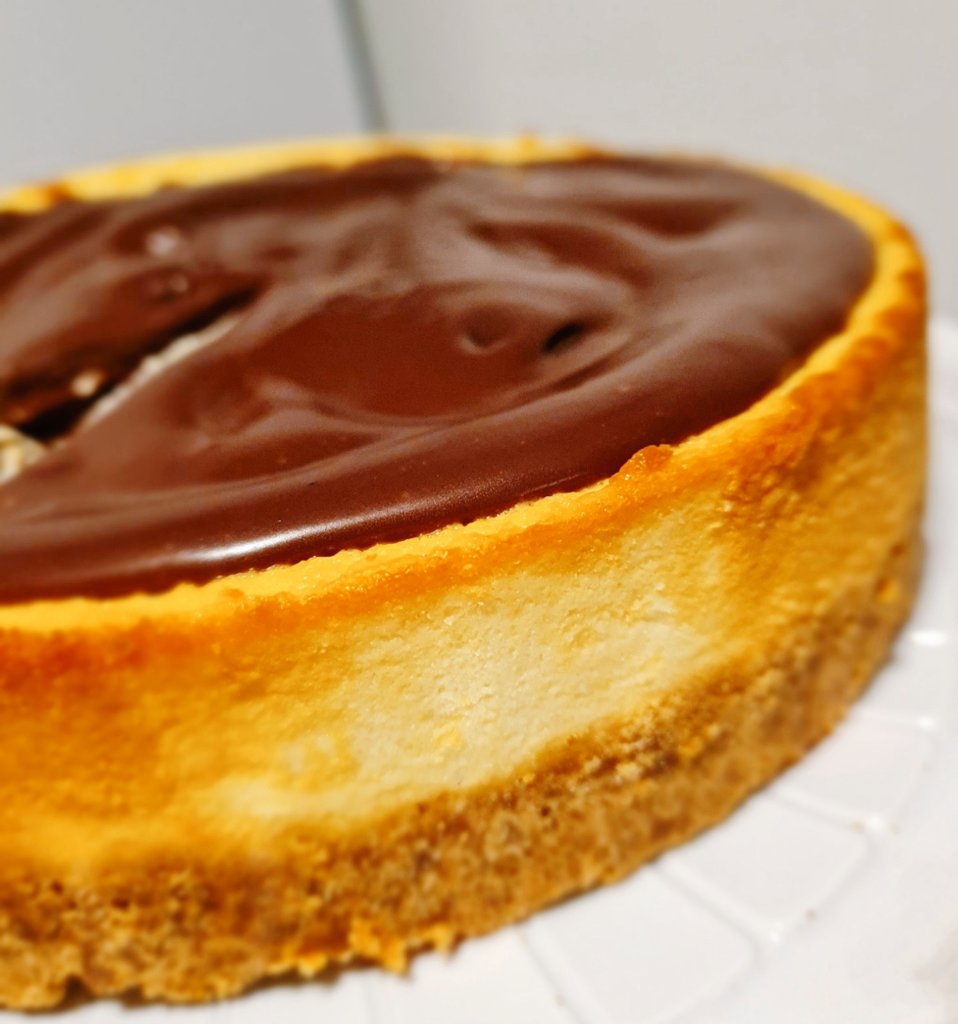 alvarengaviivi's tweet photo. Lo mejooor de lo mejoor 😍 cheesecake baileys de @altobakery 🤍 https://t.co/hPSfBNj7eG