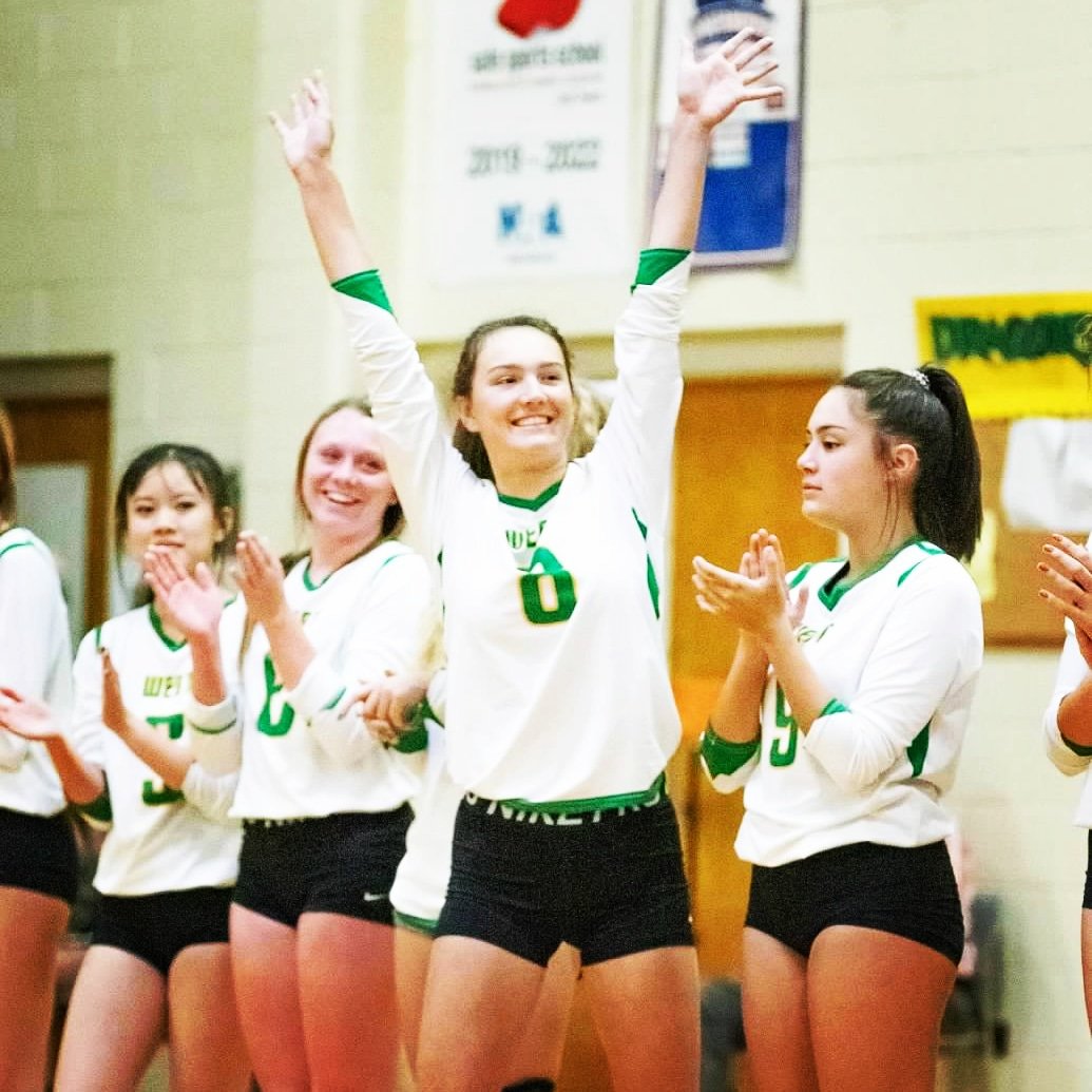 coachmgreen's tweet photo. Introducing Kat Kepley, your 2022 State High Jump Champion 🏆 volleyball players got hops #DragonVB https://t.co/UC9WusZ7yN