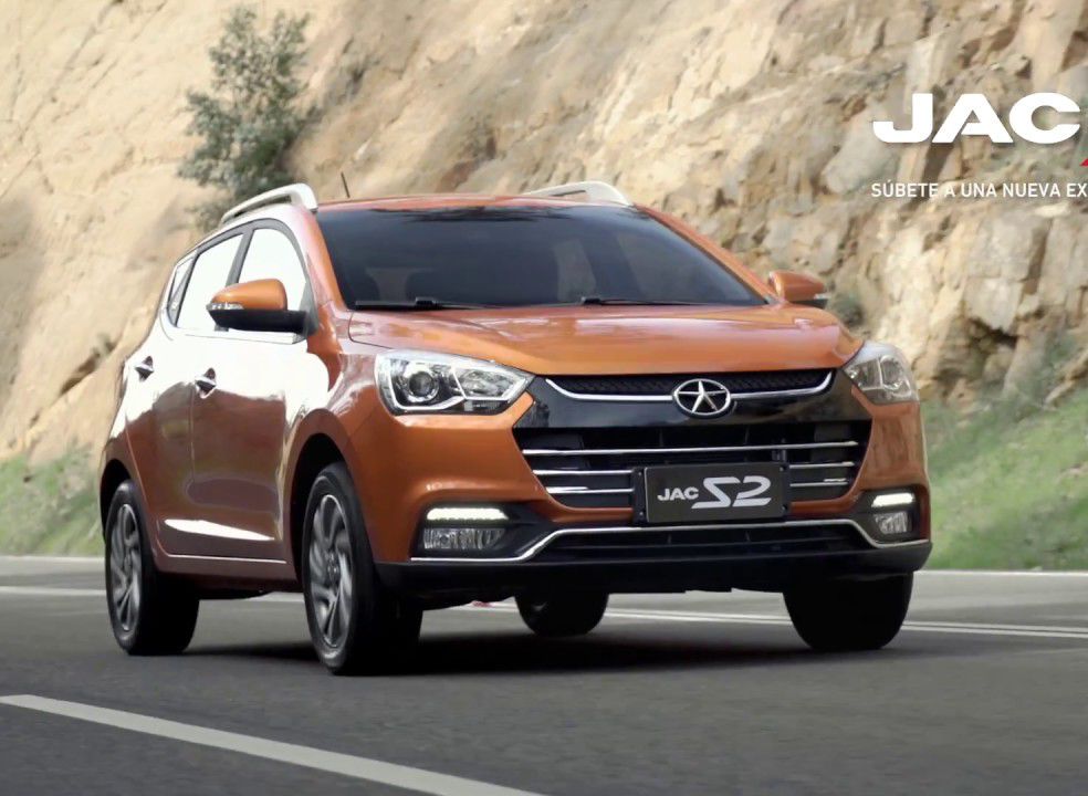 Acaban de robar con la técnica del portonazo un vehículo JAC S2 Sport desde La Arboleda, #LaSerena, color chocolate. Si alguien lo ve avisar a Carabineros.