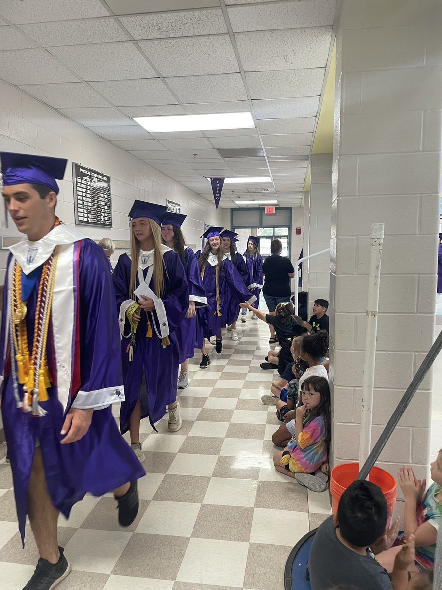 Our graduating former Turner students walked our walkways one last time today. Congratulations to all of our graduating Wildkats! #willisisd