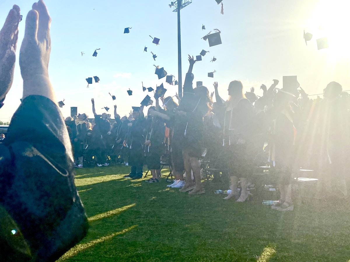 IsraelOQuinn's tweet photo. Congratulations to the Chilhowie High School Class of 2022! 🎓 https://t.co/mX5bSWDoUj