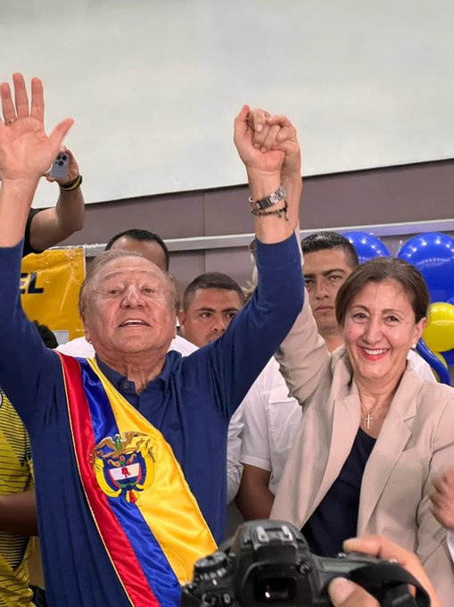 Íngrid Betancourt pulls out of Colombian presidential race￼