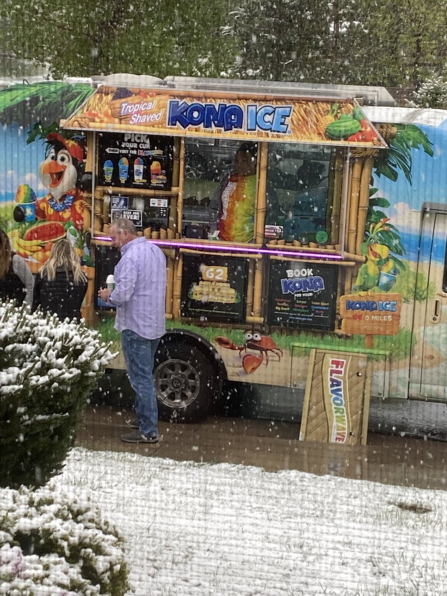 KThielking1's tweet photo. @KyleClark how’s this for the most Colorado Thing I’ve Seen Today?  Graduation Party in in the snow. #dakotaridge https://t.co/FtiAZgz3qJ
