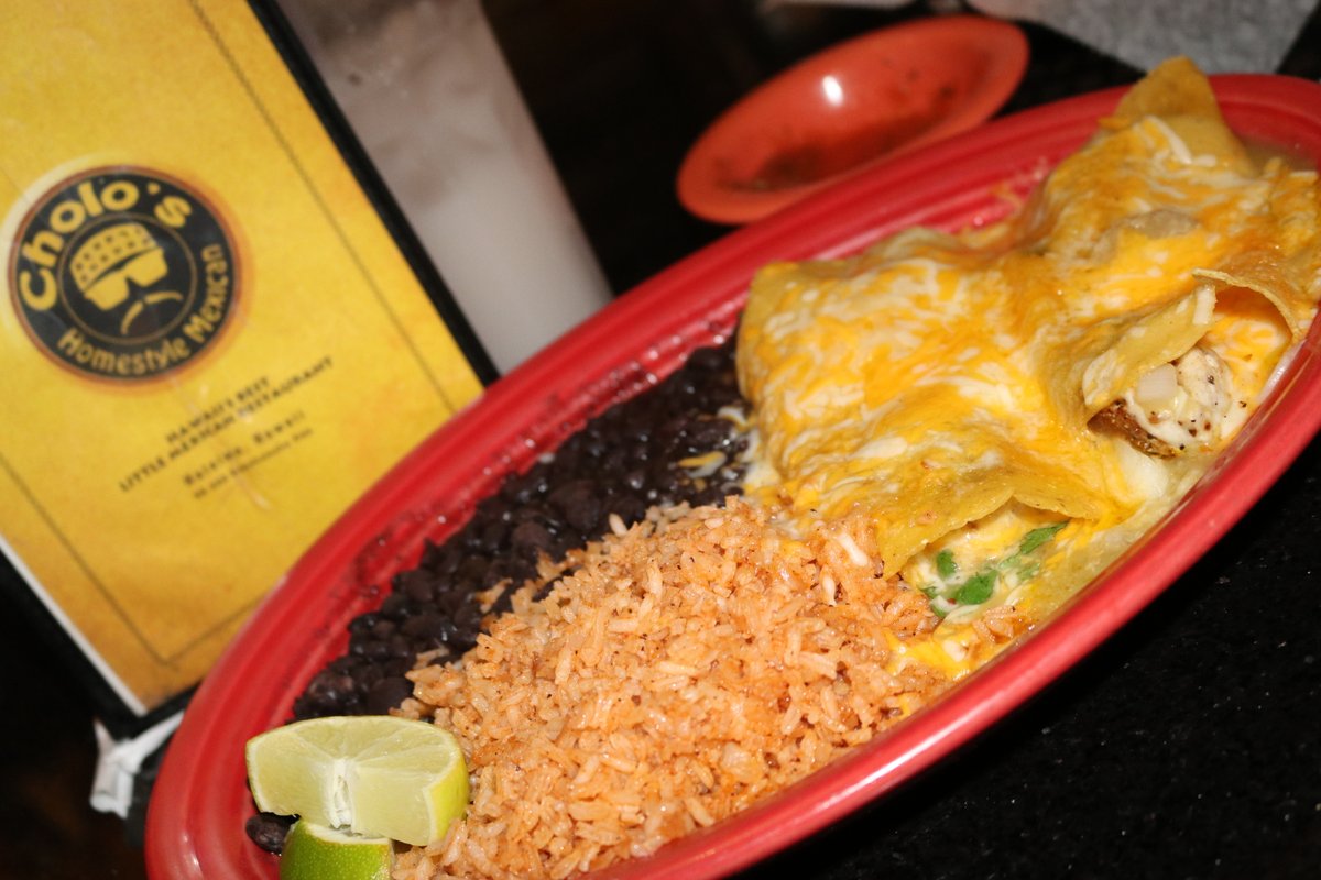 CholosHaleiwa's tweet photo. Serving up some onolicious grinds on this #AlohaFriday! #CHEEEE! https://t.co/gf3wX9e2RH