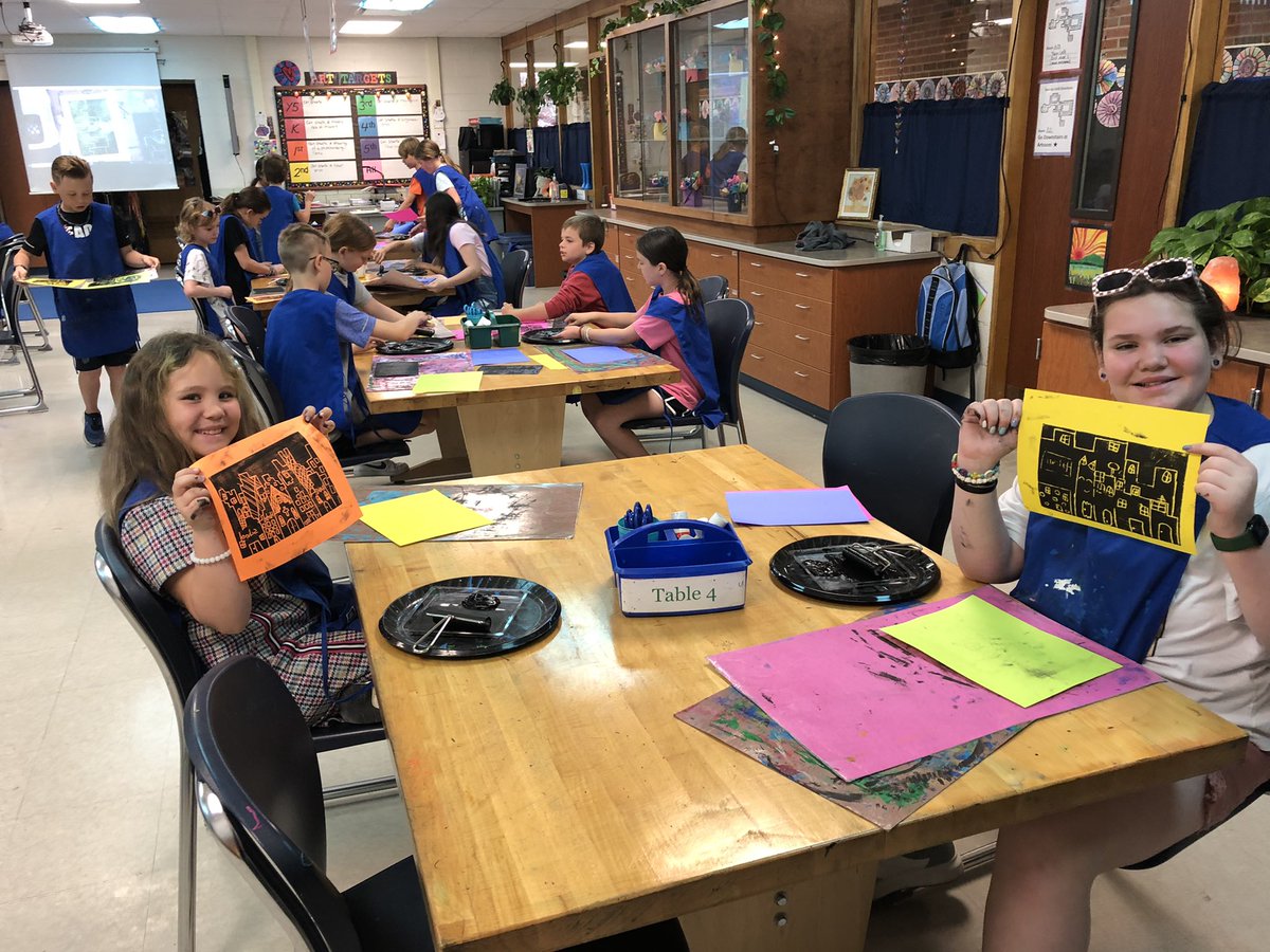 AndersonArtists's tweet photo. I love how these 4th grade building prints turned out today!  It was good, messy fun. Next week we’ll layer the prints onto their painted skies to create a cityscape.  #yes2tps #tpsand1 https://t.co/OUvLChcNS1