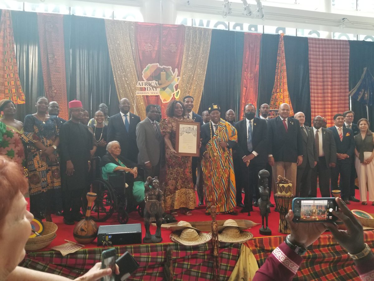 AUMissionUSA's tweet photo. Africa day in Houston happening now with ⁦@HMafudze⁩ https://t.co/mGvEOTbzLR