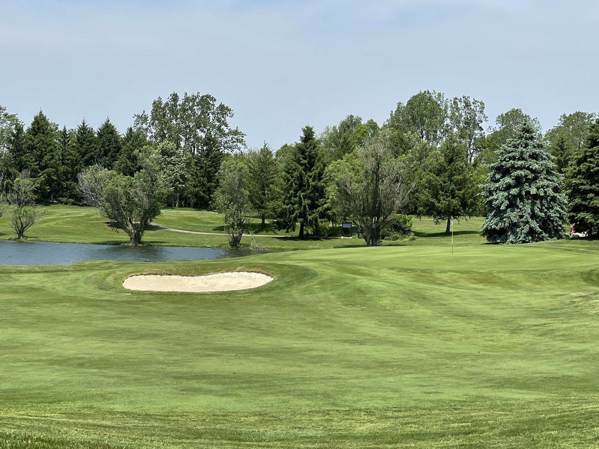 #BunkerWork … Hole 17 Meadowbrook Golf Course - Anderson, Indiana #playgolfanderson #progress @meadowbrookgc