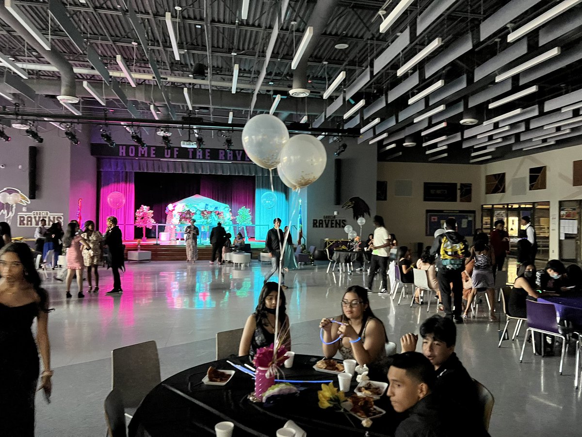 4Mooreedu's tweet photo. Spending a wonderful evening with our @GarciaMS_AISD 8th grade student before they transition to 9th grade next year.  We will miss you immensely. @AldineISD https://t.co/rlGAuw8nk8
