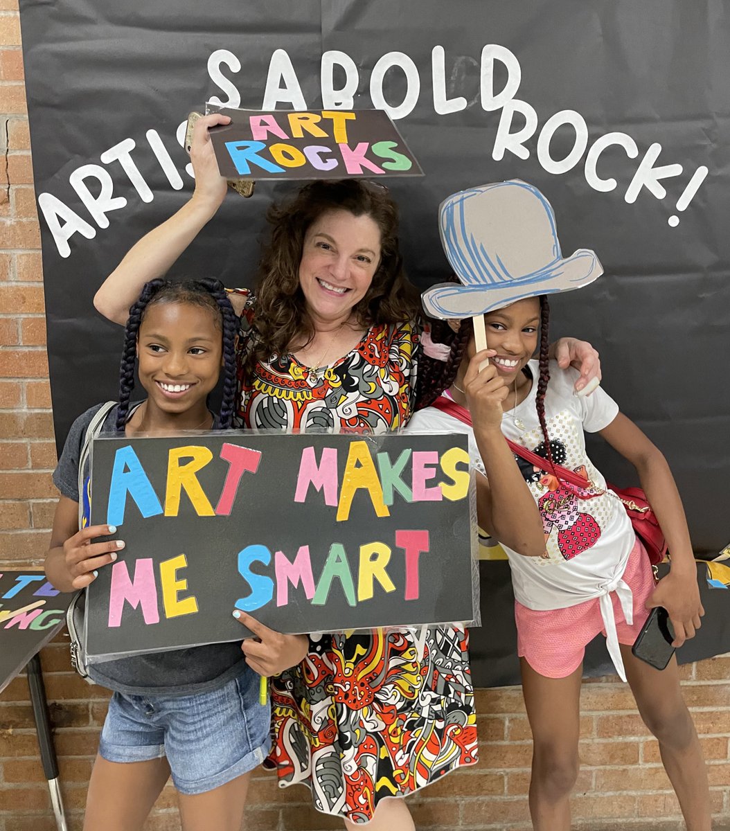 allison_taugner's tweet photo. Awesome Sabold Showcase/Sabold Singer’s show Wednesday night! Shout out to Mrs. Mroz and Mr. T. for all of their hard work and dedication… And to the students’ beautiful artwork and singing voices💙🎨🖼🎤🎶💛… @SpringfieldSD https://t.co/LszPxYBt0G