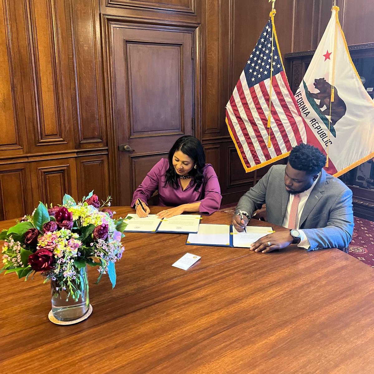 LondonBreed's tweet image. From helping kids in the Western Addition with their college applications to understanding the many difficulties students face navigating the system, Murrell Green’s experience, expertise, and roots in the community will bring a valued perspective to the CCSF Board of Trustees.