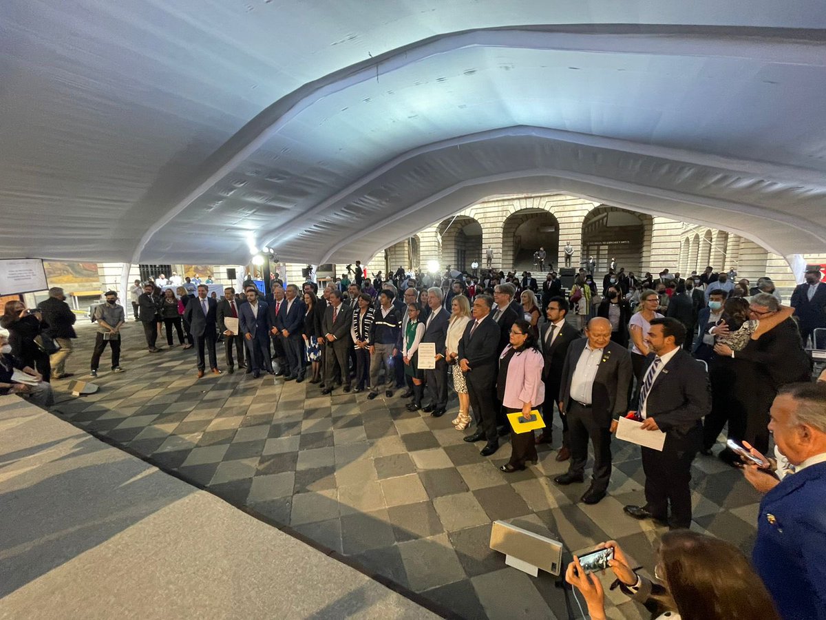 ignacio_rubi's tweet photo. En la Toma de Protesta del Comité Directivo de la Educación Dual, que fue presidida por la titular de la @SEP_mx, @delfinagomeza. @alfredodelmazo @somoscecytem @geramonro05 @israeljeronimol @Edomex https://t.co/rgTdVJPEXt
