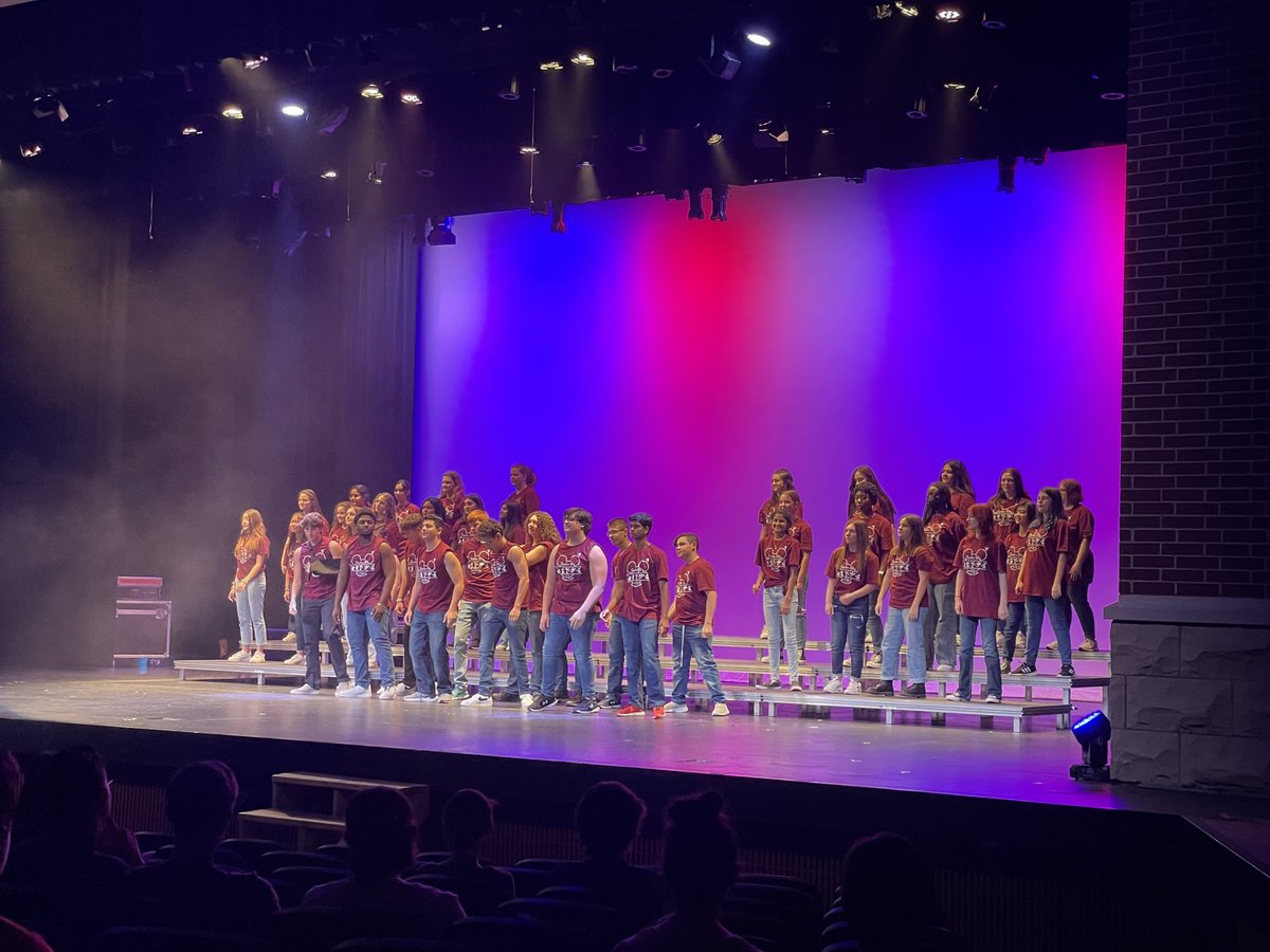 Hferguson28's tweet photo. ⁦@MsCrysC⁩ ⁦@ProsperHS⁩ ⁦@ProsperChoir⁩ Way to go!  You all ended the year with a very entertaining concert.   Am I a muppet or a man or a very manly muppet? Greatness! https://t.co/NEFNcRgXyR