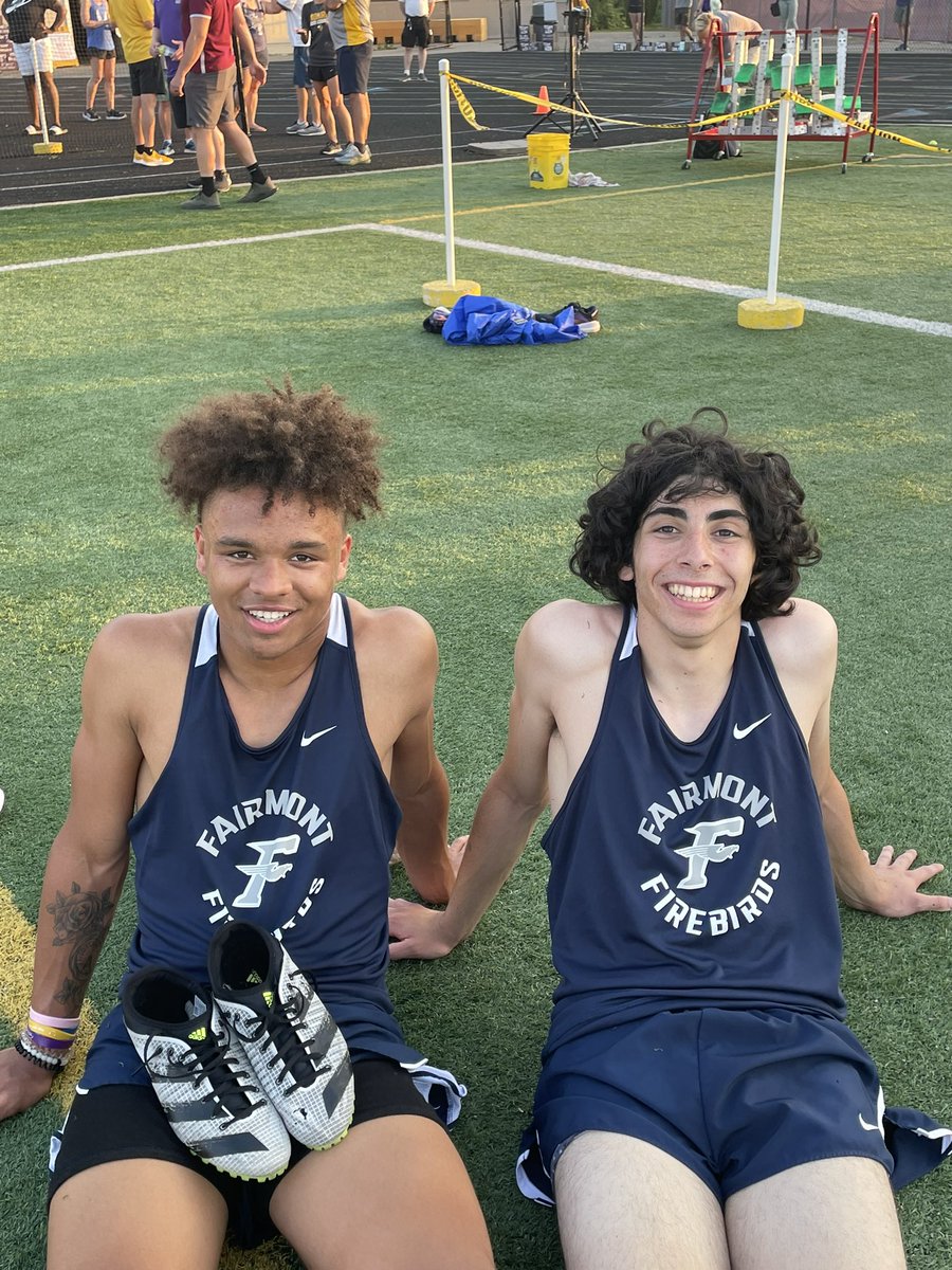 FirebirdsXCTF's tweet photo. Ben Char moving on to next weeks OHSAA Regional Championships in the 200m Dash with a 22.96!! Kam Payne places 8th with a 23.71!! #compete #HardWork #FirebirdFAM https://t.co/AhAq9icAhA
