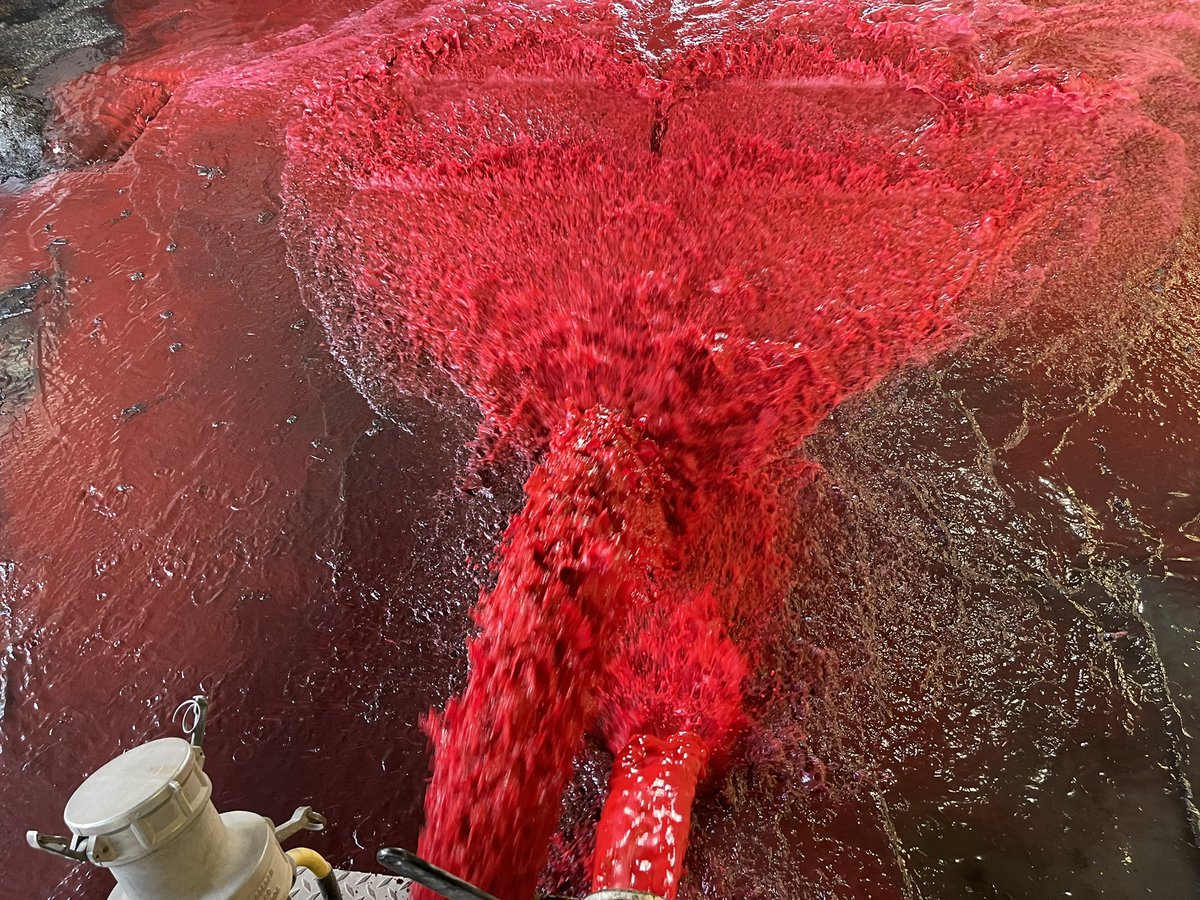 septic1953's tweet photo. Pumped some fiberglass water today! #red https://t.co/FR8gfPpkjm