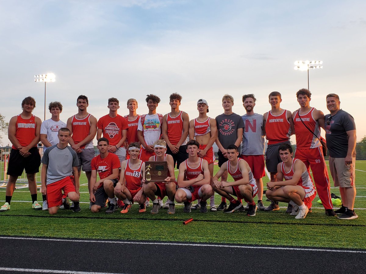 TRK: 🚨 ALERT 🚨 Norwayne boys track wins the Div. III Norwayne District Title!! Congrats fellas on a heckuva day today!!! #DistrictChamps #TDR