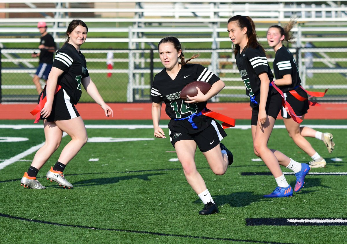 RHSphotographer's tweet photo. Lots of great runs from a wide array of ball carriers  in yesterday's 38-26 Flag Football win over Henry Hudson. https://t.co/MIqbWZkwJE