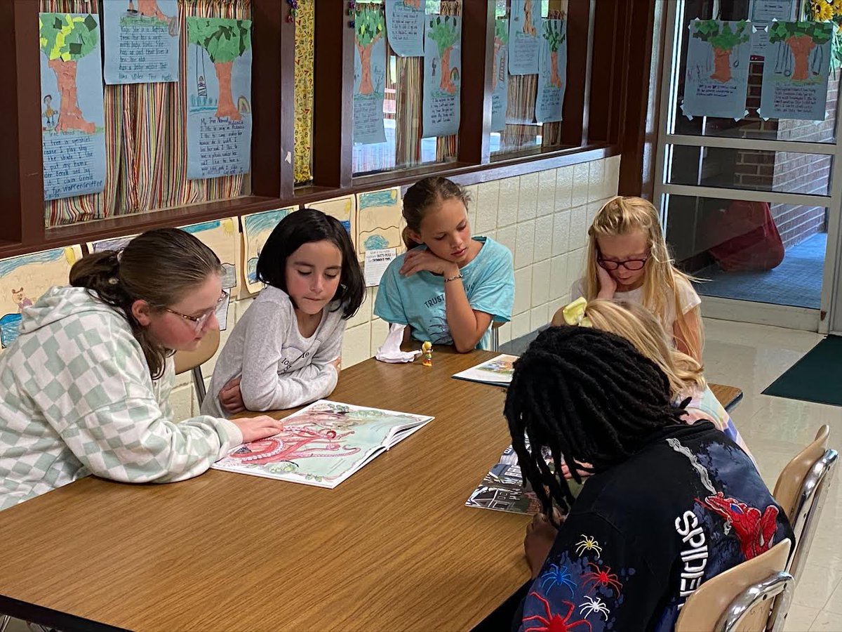 Going Old School #WJG2022 Today our 5th grade students had “Book Buddies” with their 1st grade friends. They spent some time reading a book and talking about it. It was great to hear the conversations and see the interactions! GatorsRock!!🐊❤️🐊