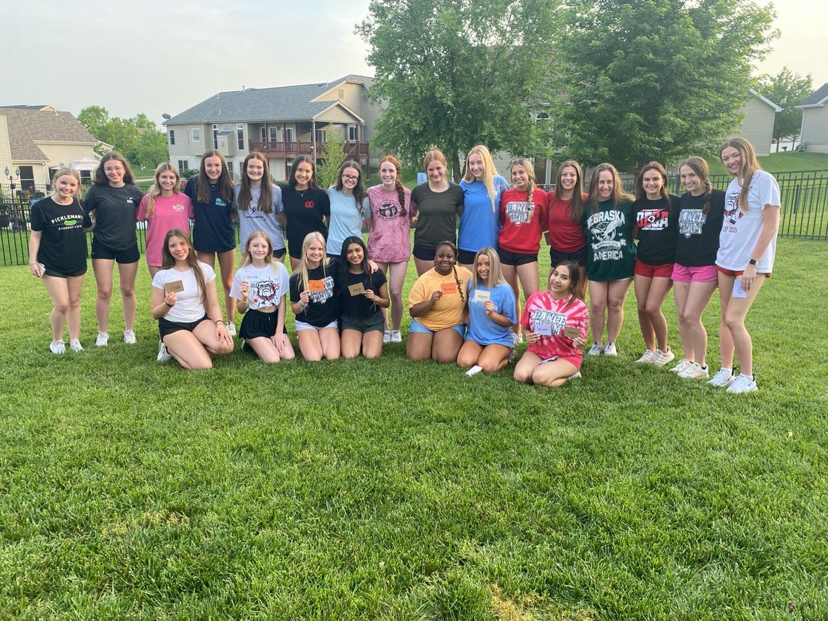 FzsJVRedline's tweet photo. First team bonding for the new Redline!! Going to be a great group! Thank you Coach McGrane for hosting. https://t.co/jJF4zyyzpG